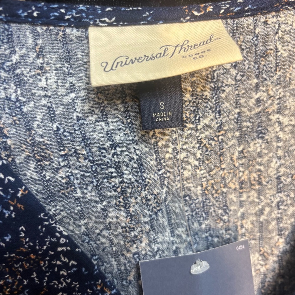 Universal Thread Navy Blue Floral Twist-Front Balloon Long-Sleeve Dress, Size S - Picture 5 of 6